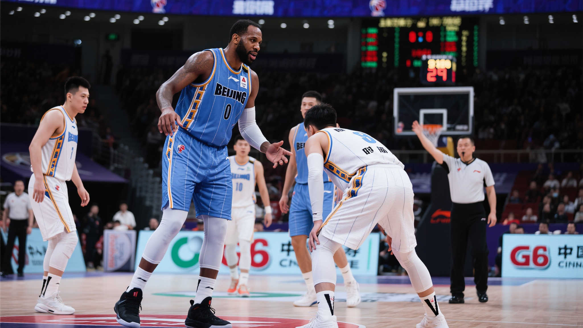 而他的母亲 而他的母亲